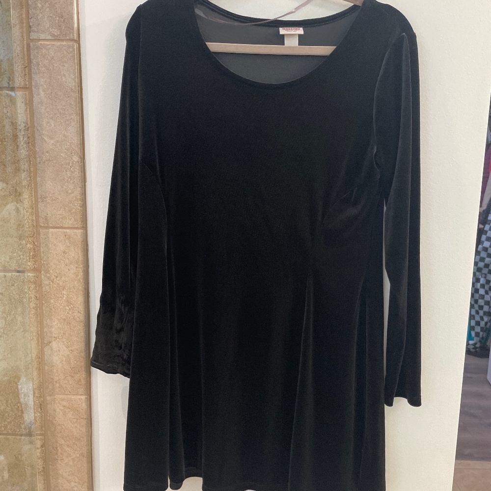 Black, velvet dress, size large